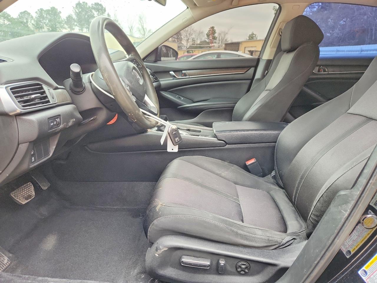2018 HONDA ACCORD EX photo 7