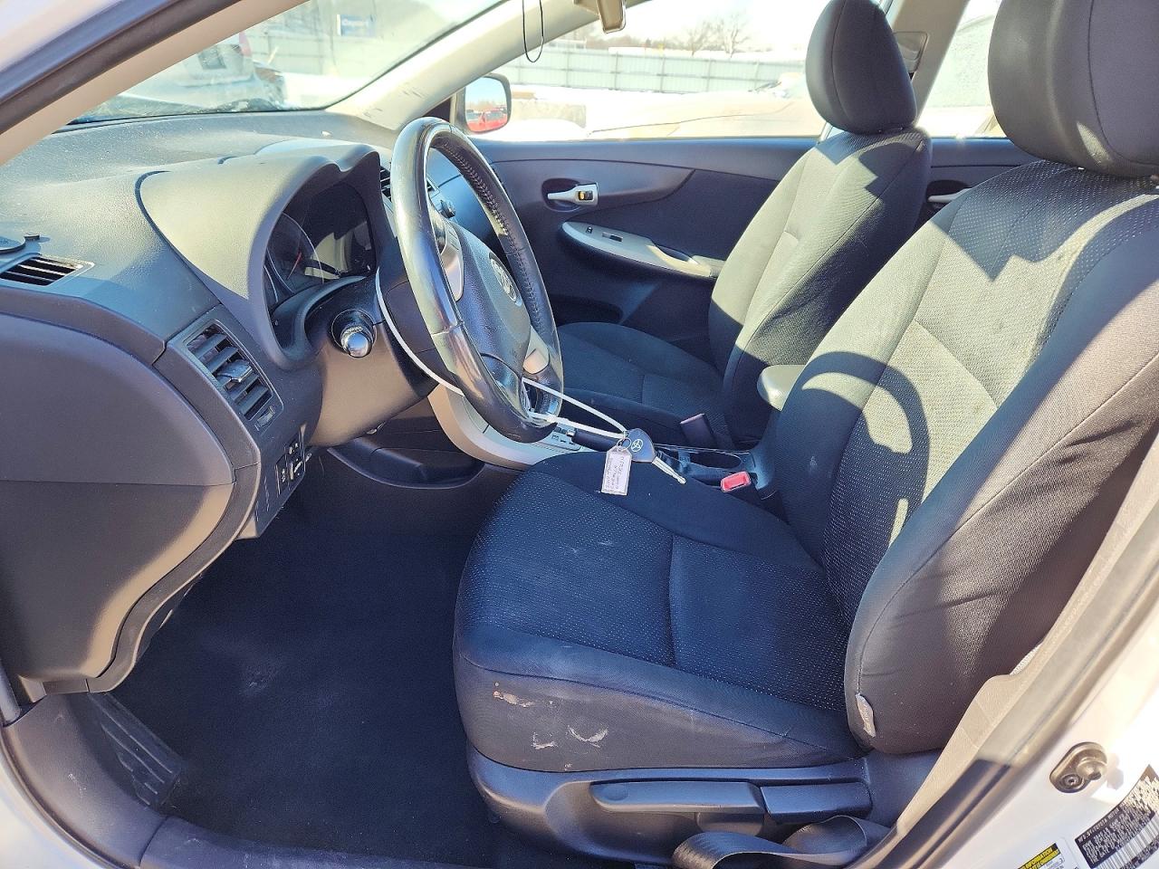 2010 TOYOTA COROLLA S photo 13