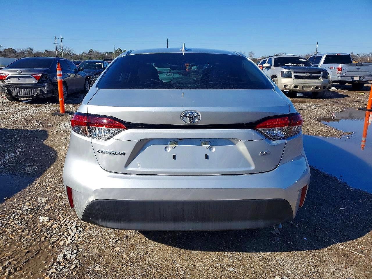 2025 TOYOTA COROLLA LE photo 11