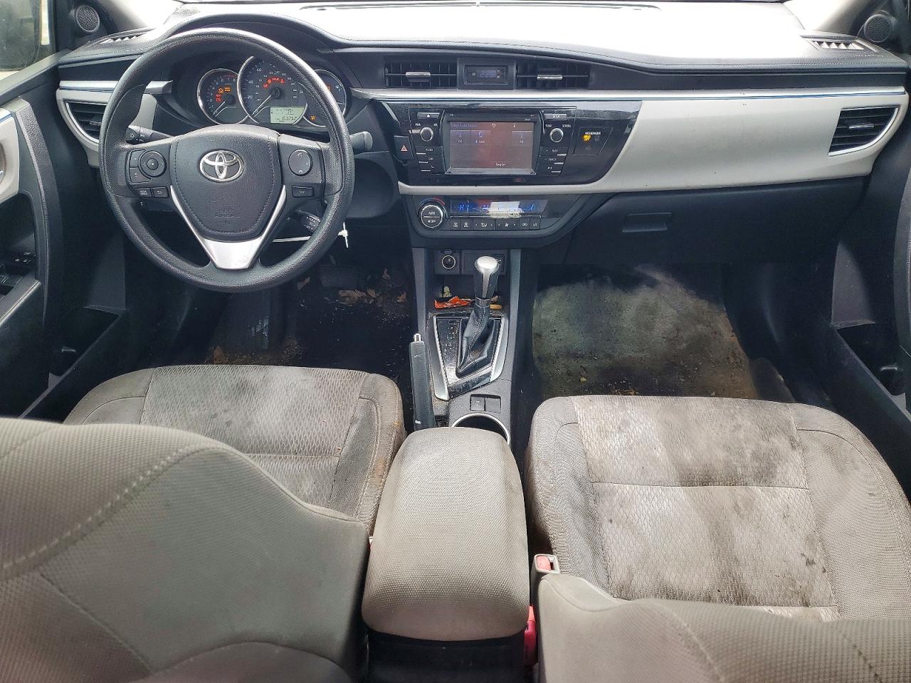 2015 TOYOTA COROLLA L photo 8