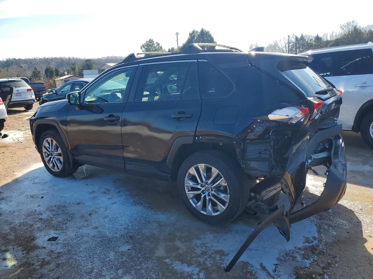 2024 TOYOTA RAV4 XLE PREMIUM photo 2