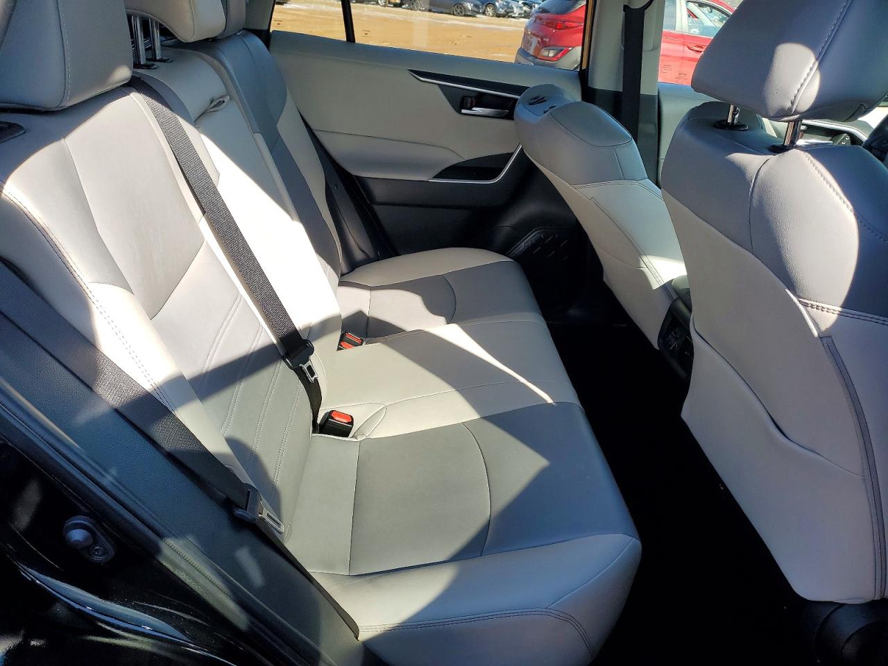 2024 TOYOTA RAV4 XLE PREMIUM photo 11