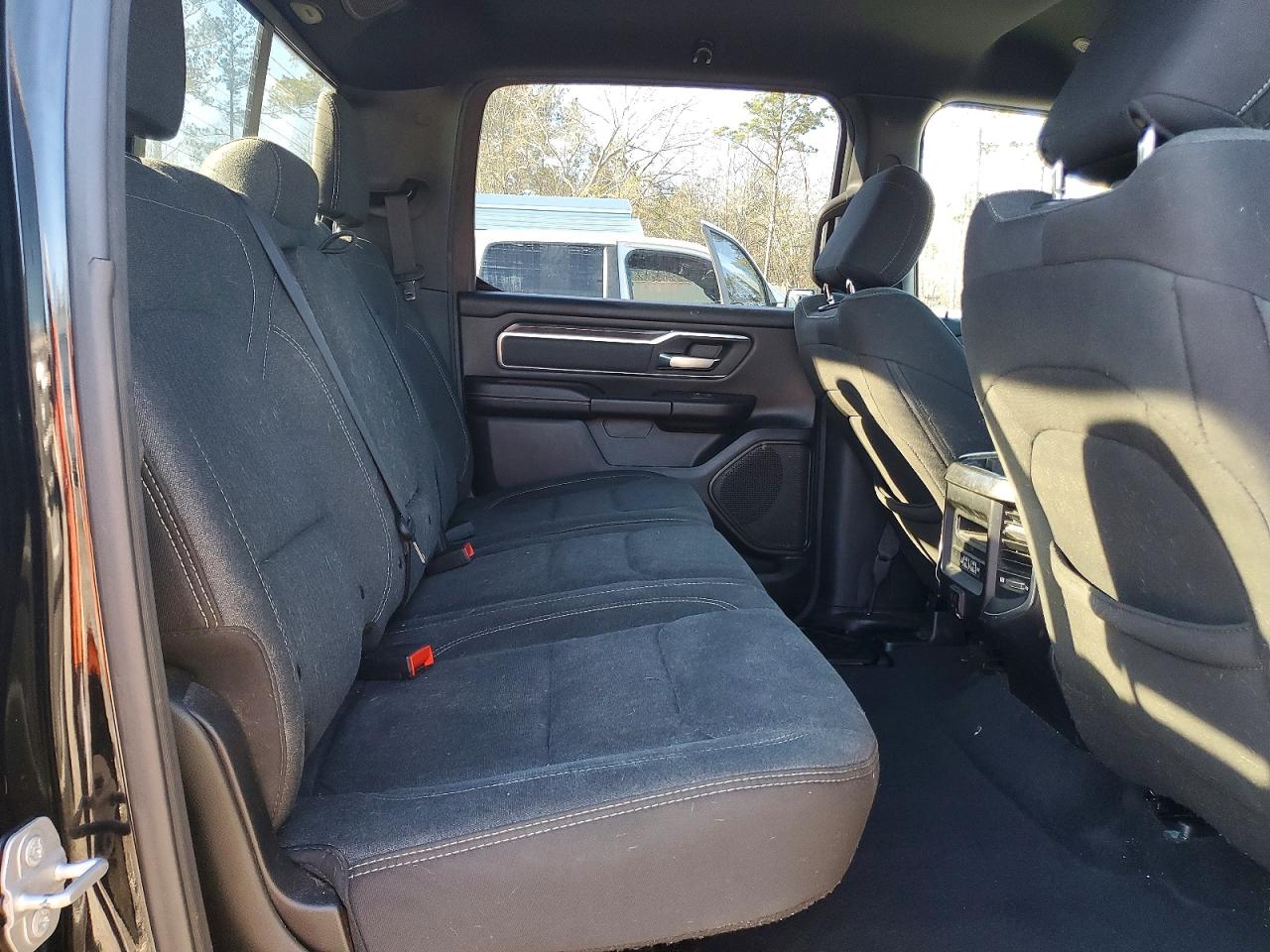 2019 RAM 1500 BIG HORN/LONE STAR photo 19