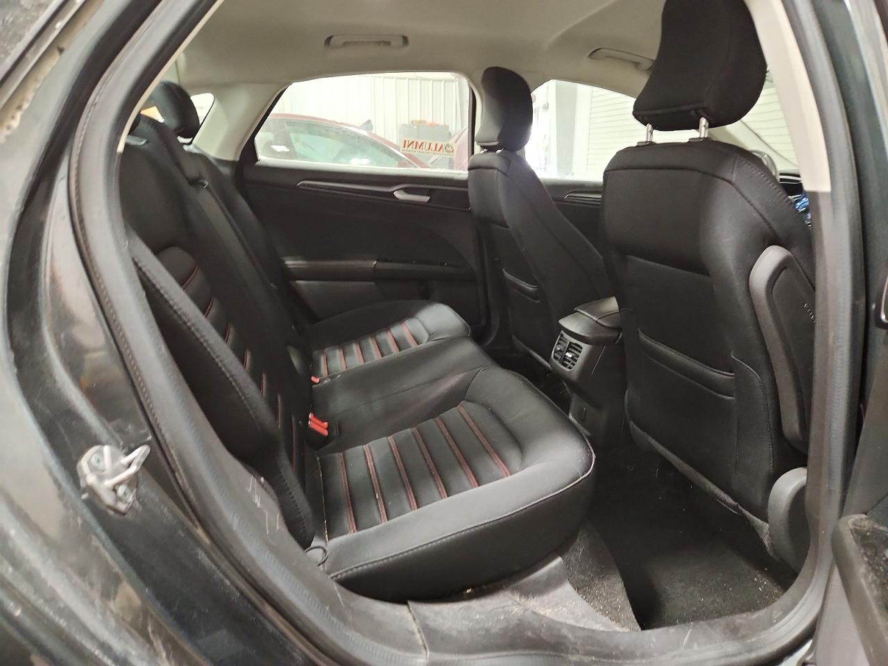 2015 FORD FUSION SE photo 28