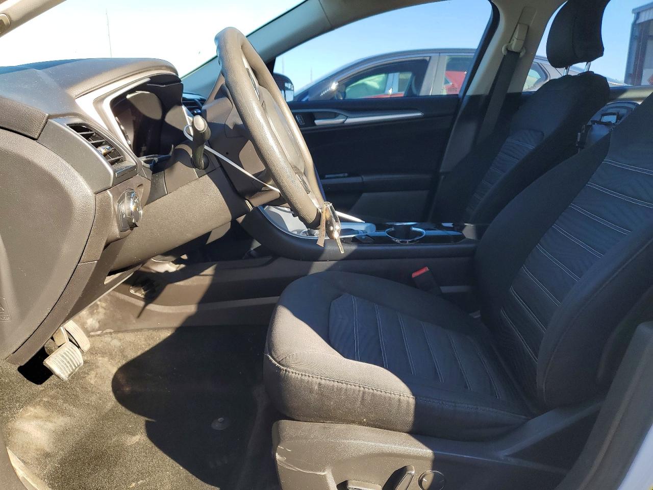 2016 FORD FUSION SE photo 13