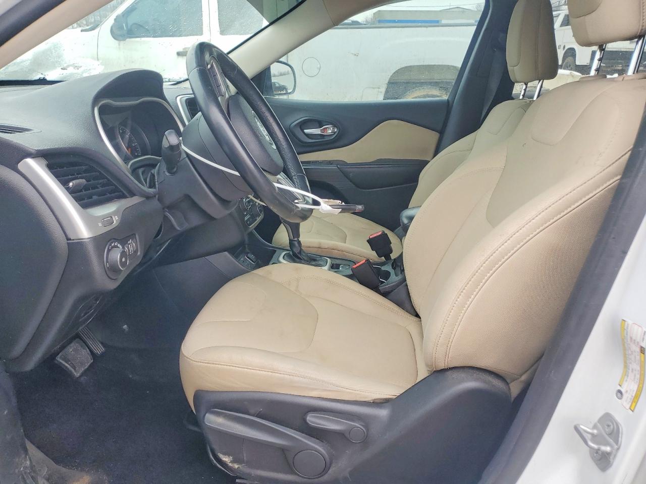 2015 JEEP CHEROKEE LATITUDE photo 13