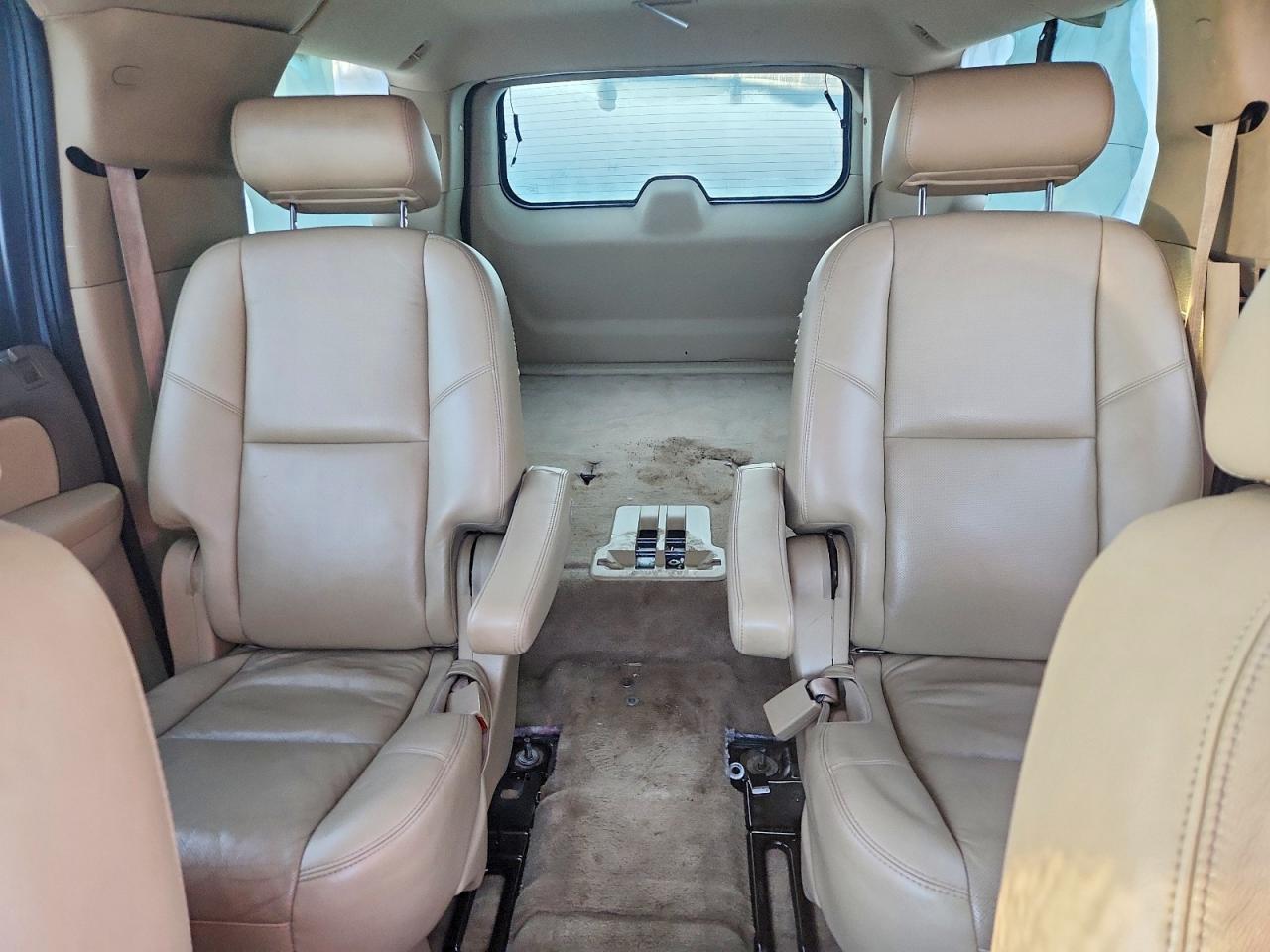 2010 CHEVROLET SUBURBAN K1500 LTZ photo 19