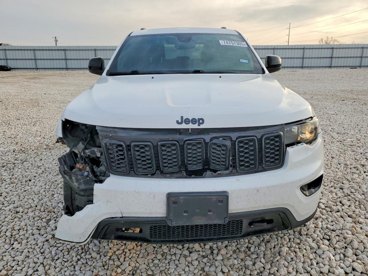 2018 JEEP GRAND CHEROKEE LAREDO photo 5