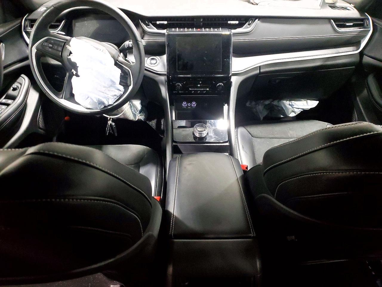 2024 JEEP GRAND CHEROKEE LAREDO photo 8