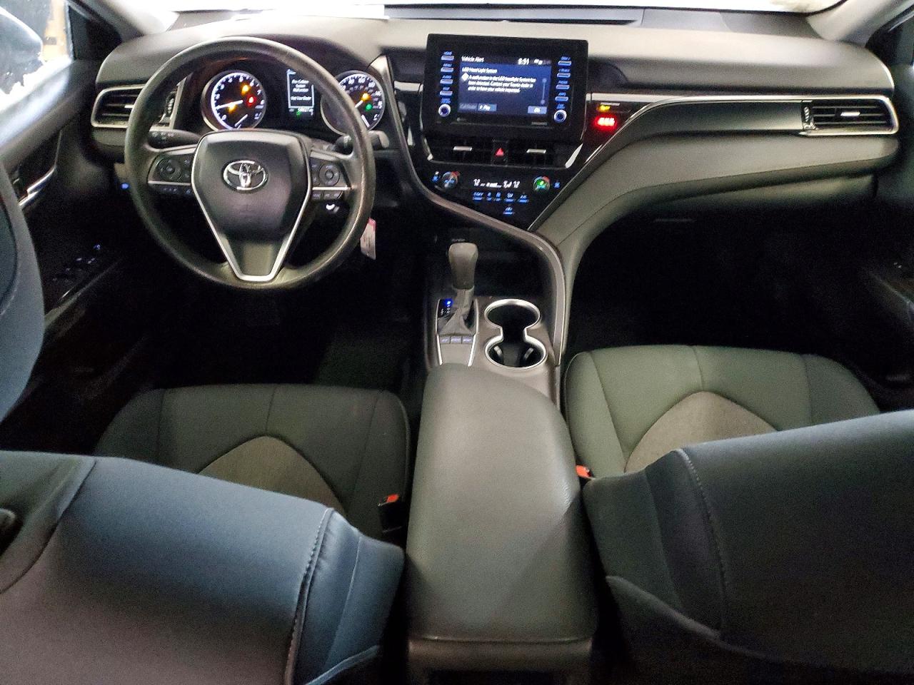 2022 TOYOTA CAMRY LE photo 8