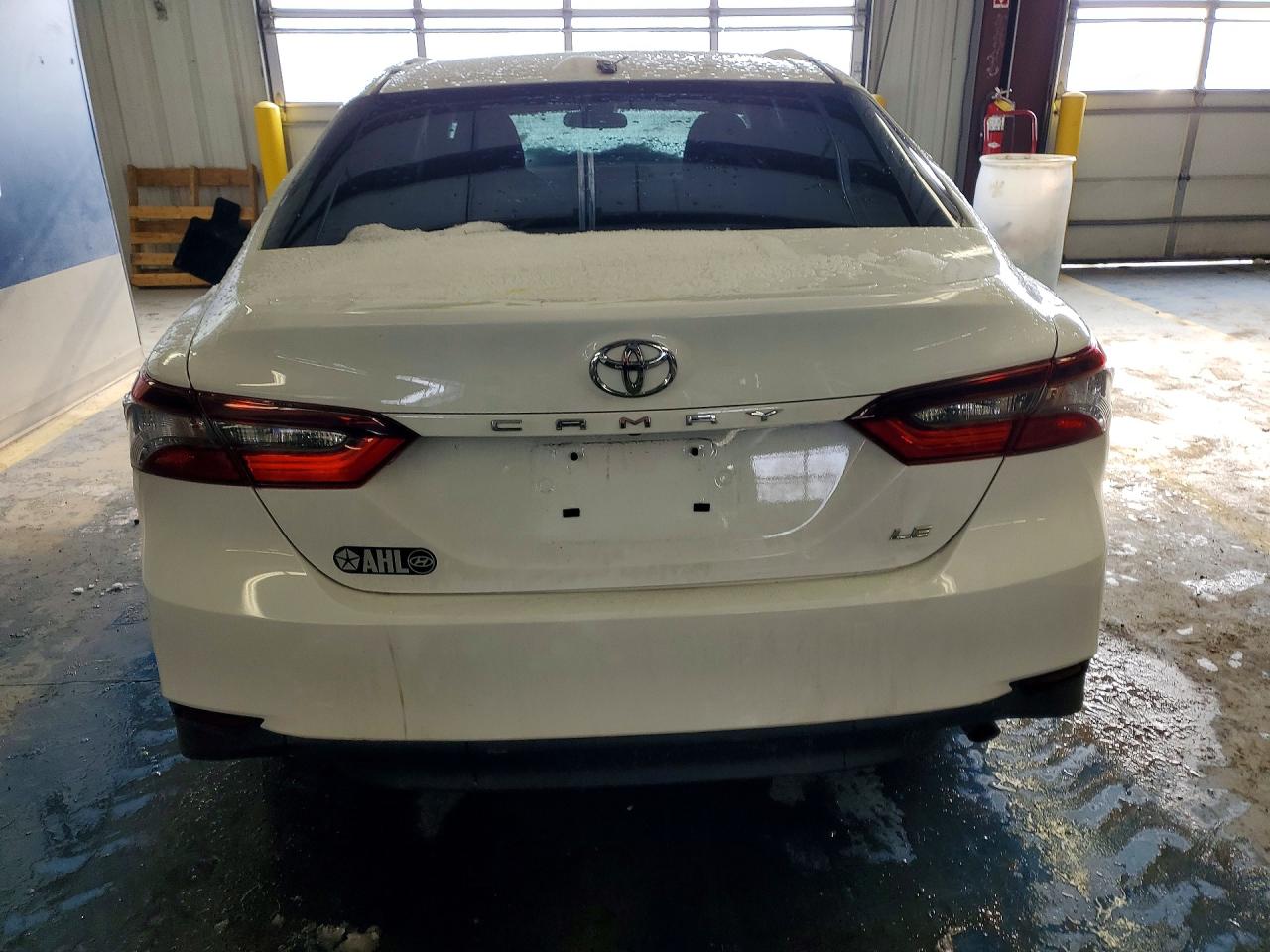 2022 TOYOTA CAMRY LE photo 6