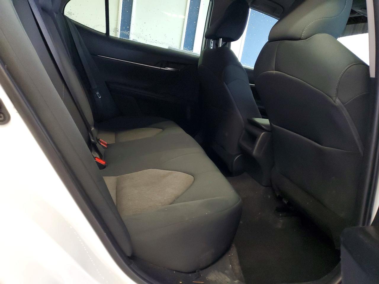 2022 TOYOTA CAMRY LE photo 10