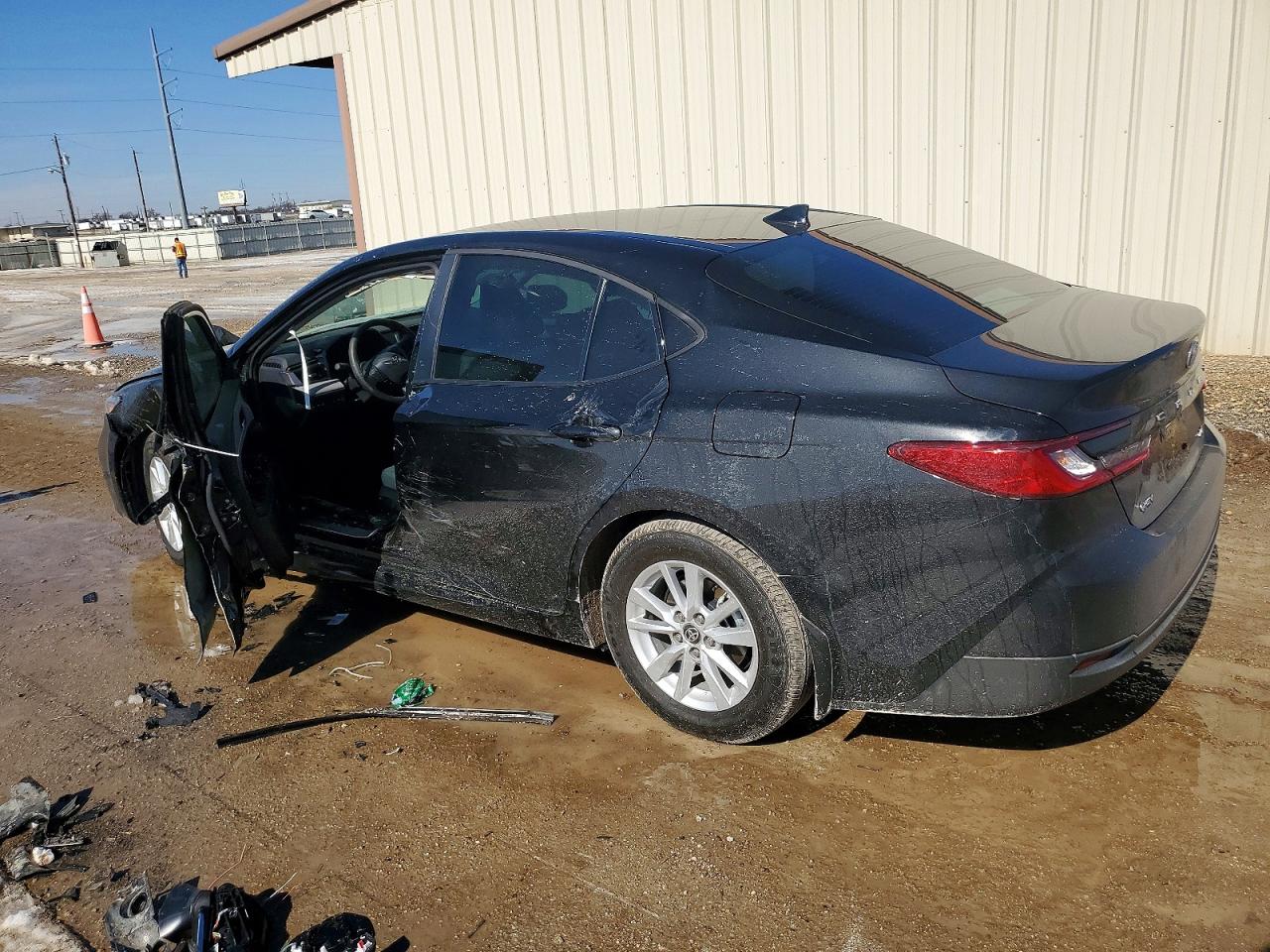 2025 TOYOTA CAMRY photo 2
