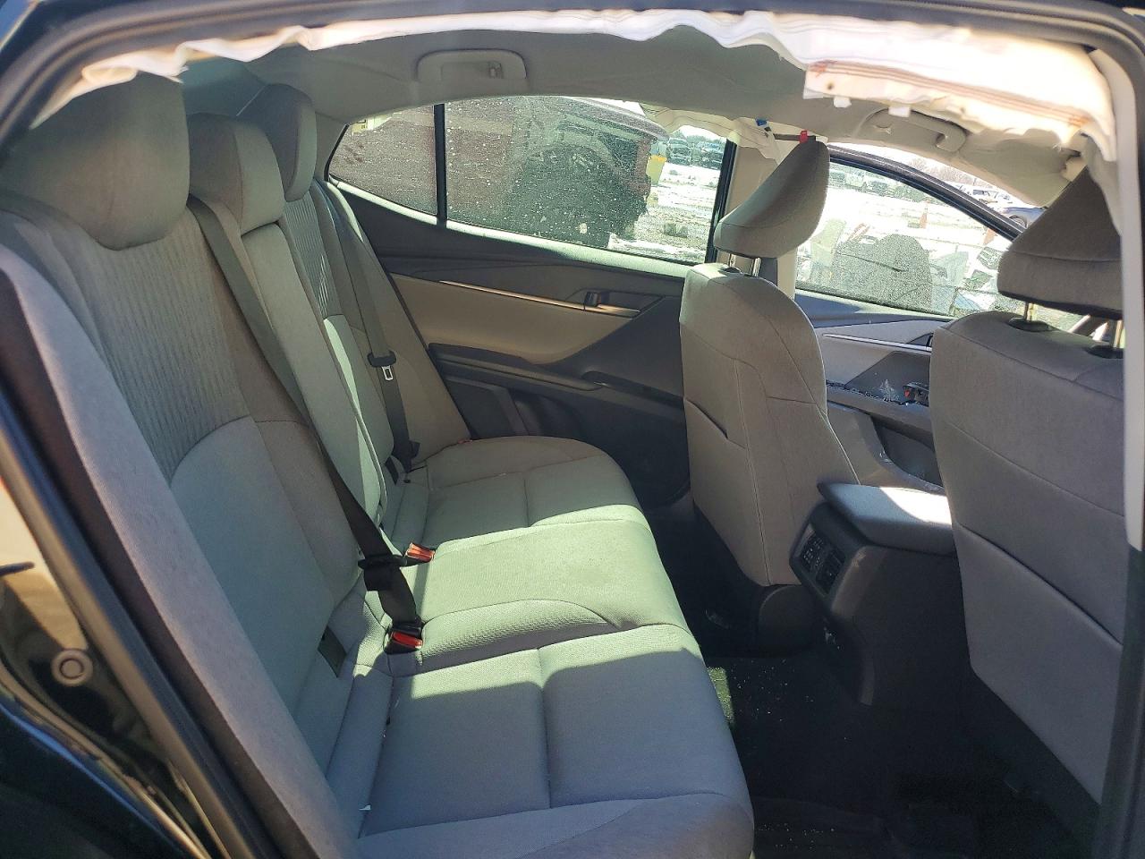2025 TOYOTA CAMRY photo 10