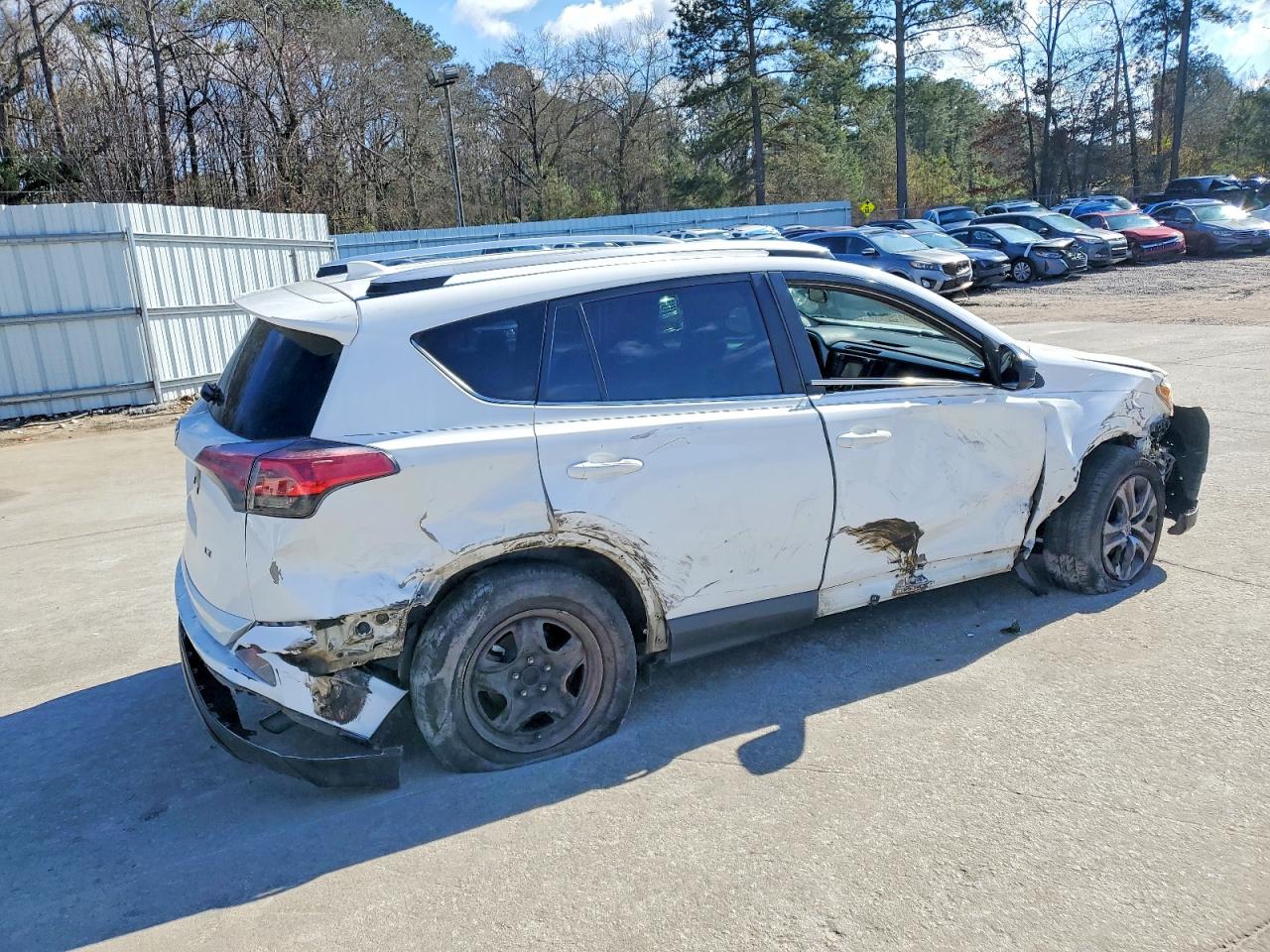 2016 TOYOTA RAV4 LE photo 5