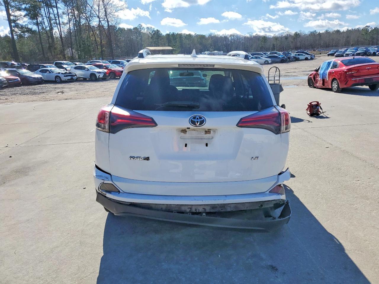 2016 TOYOTA RAV4 LE photo 11