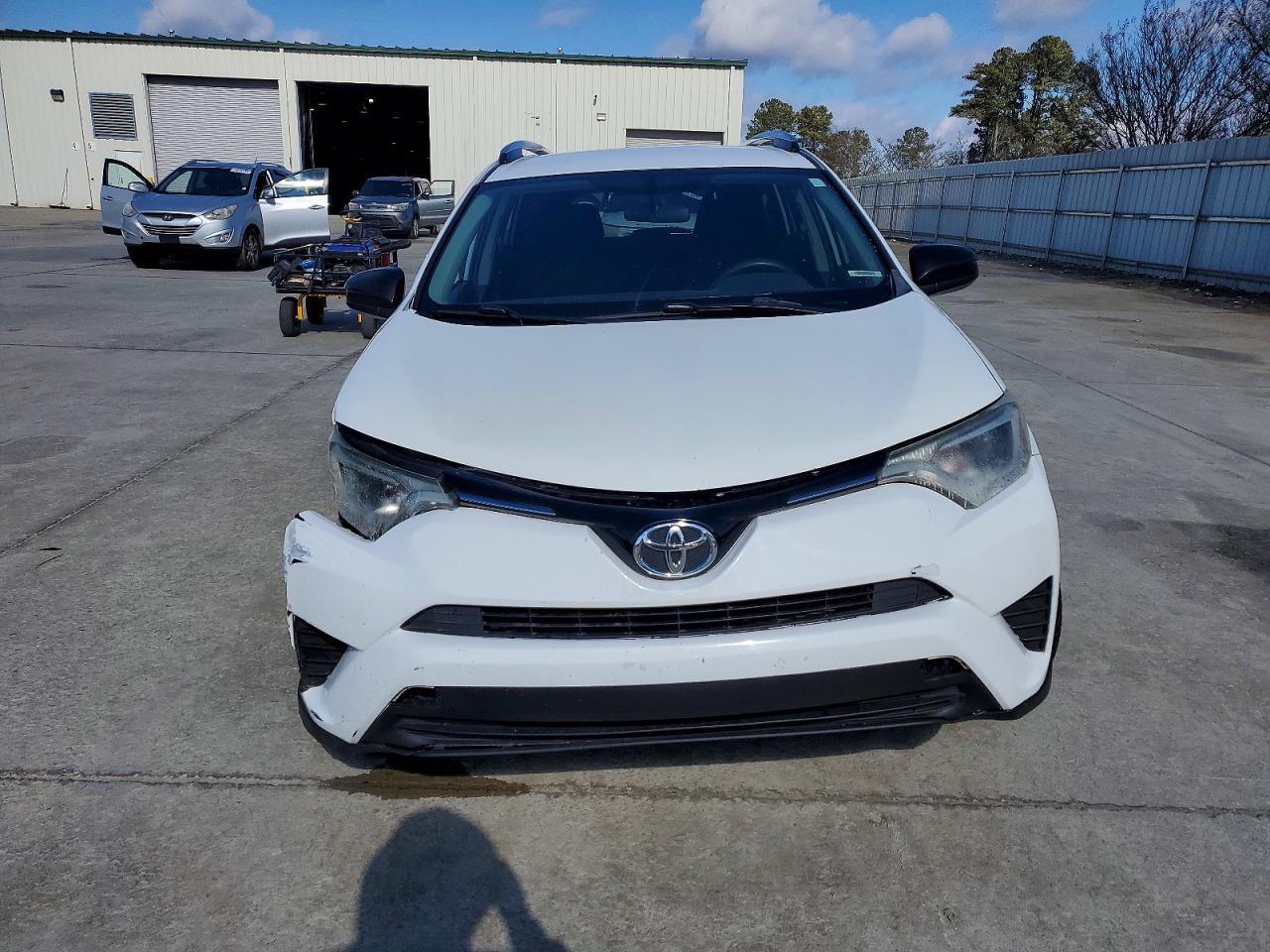2016 TOYOTA RAV4 LE photo 9