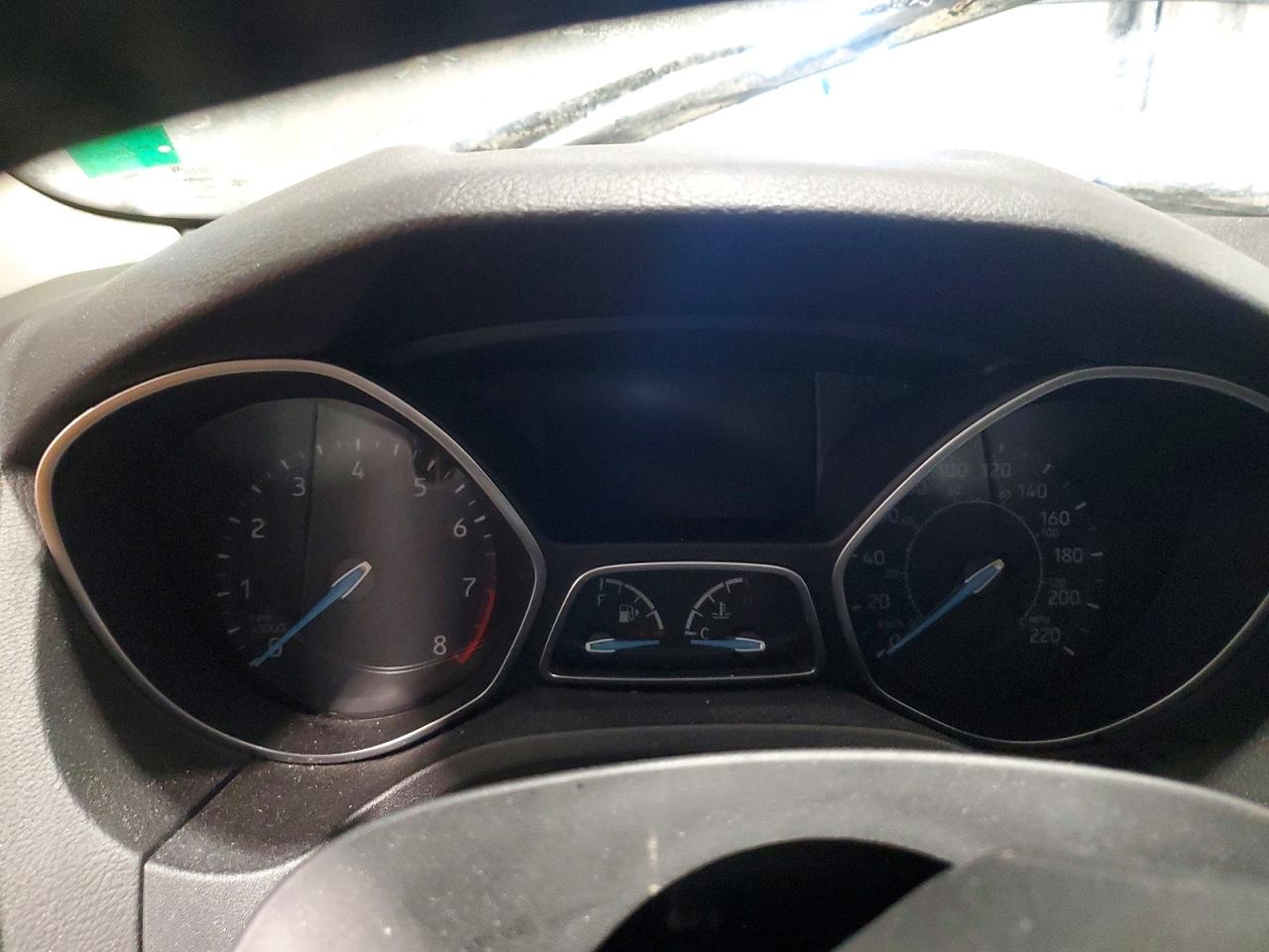2017 FORD FOCUS SE photo 9
