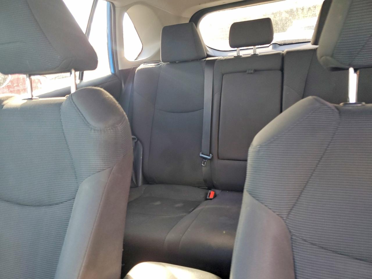 2019 TOYOTA RAV4 LE photo 19