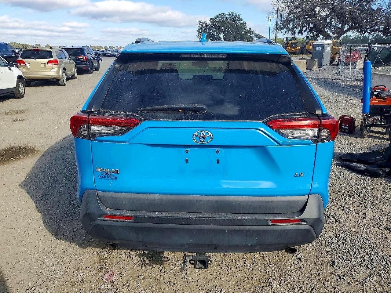 2019 TOYOTA RAV4 LE photo 11