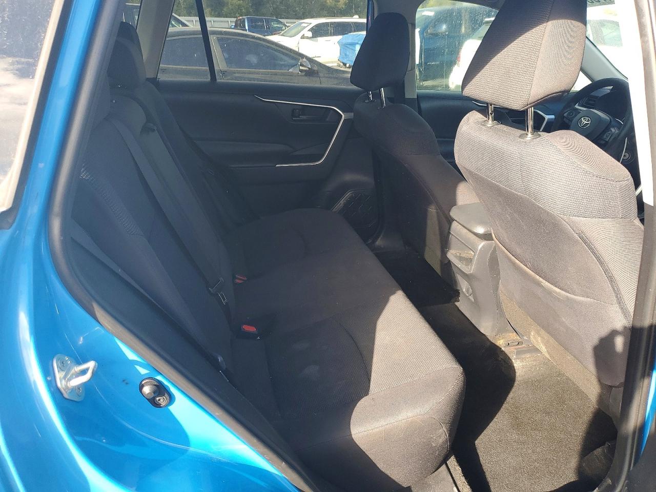 2019 TOYOTA RAV4 LE photo 21