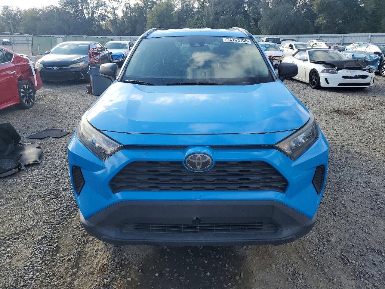 2019 TOYOTA RAV4 LE photo 9