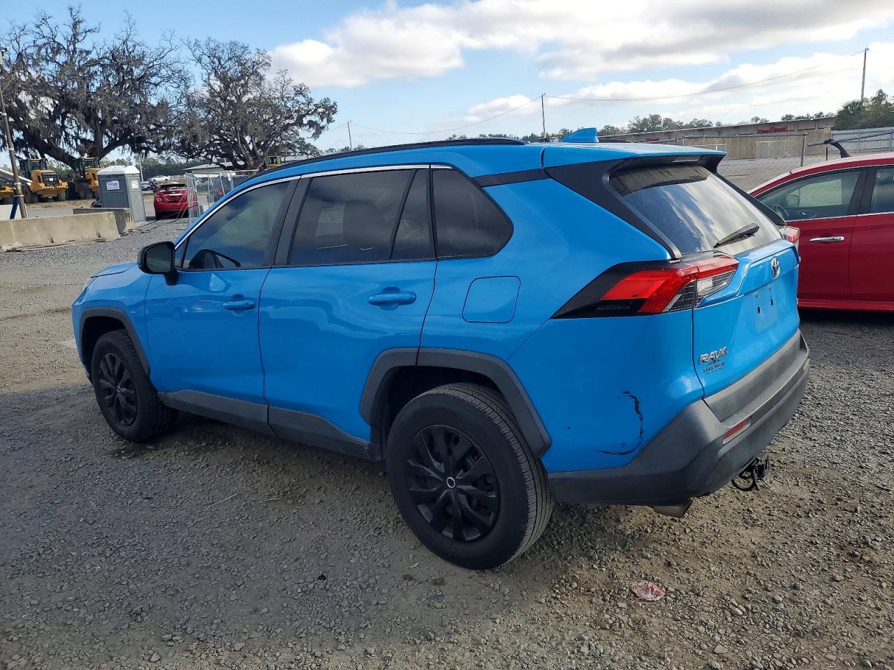 2019 TOYOTA RAV4 LE photo 3