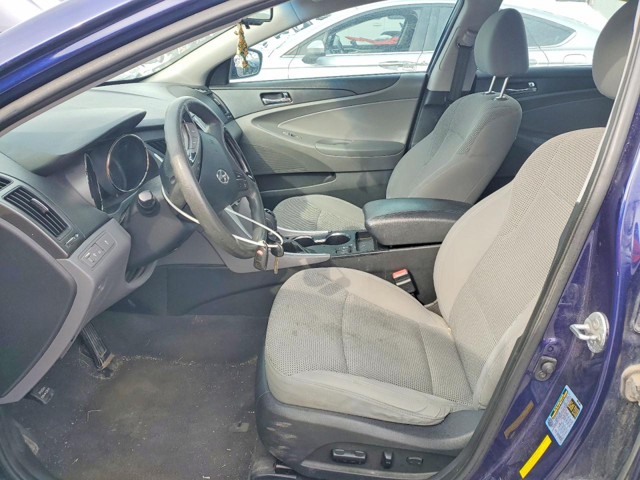 2013 HYUNDAI SONATA GLS photo 19