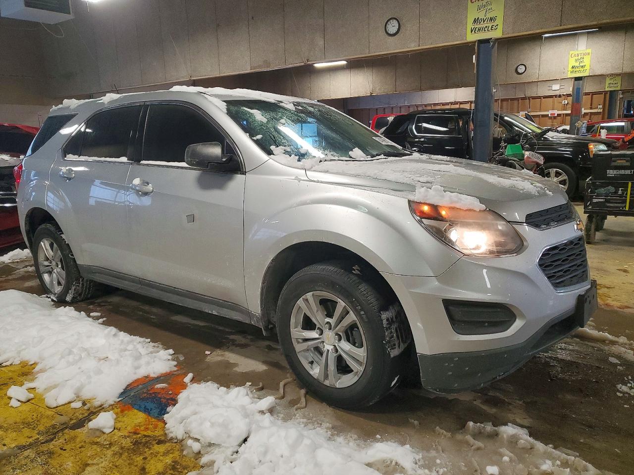 2017 CHEVROLET EQUINOX LS photo 4