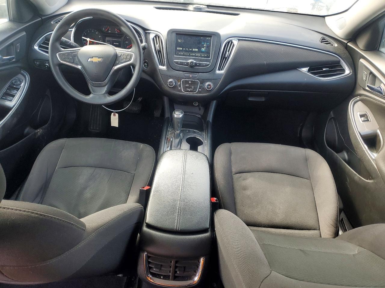 2017 CHEVROLET MALIBU LT photo 8