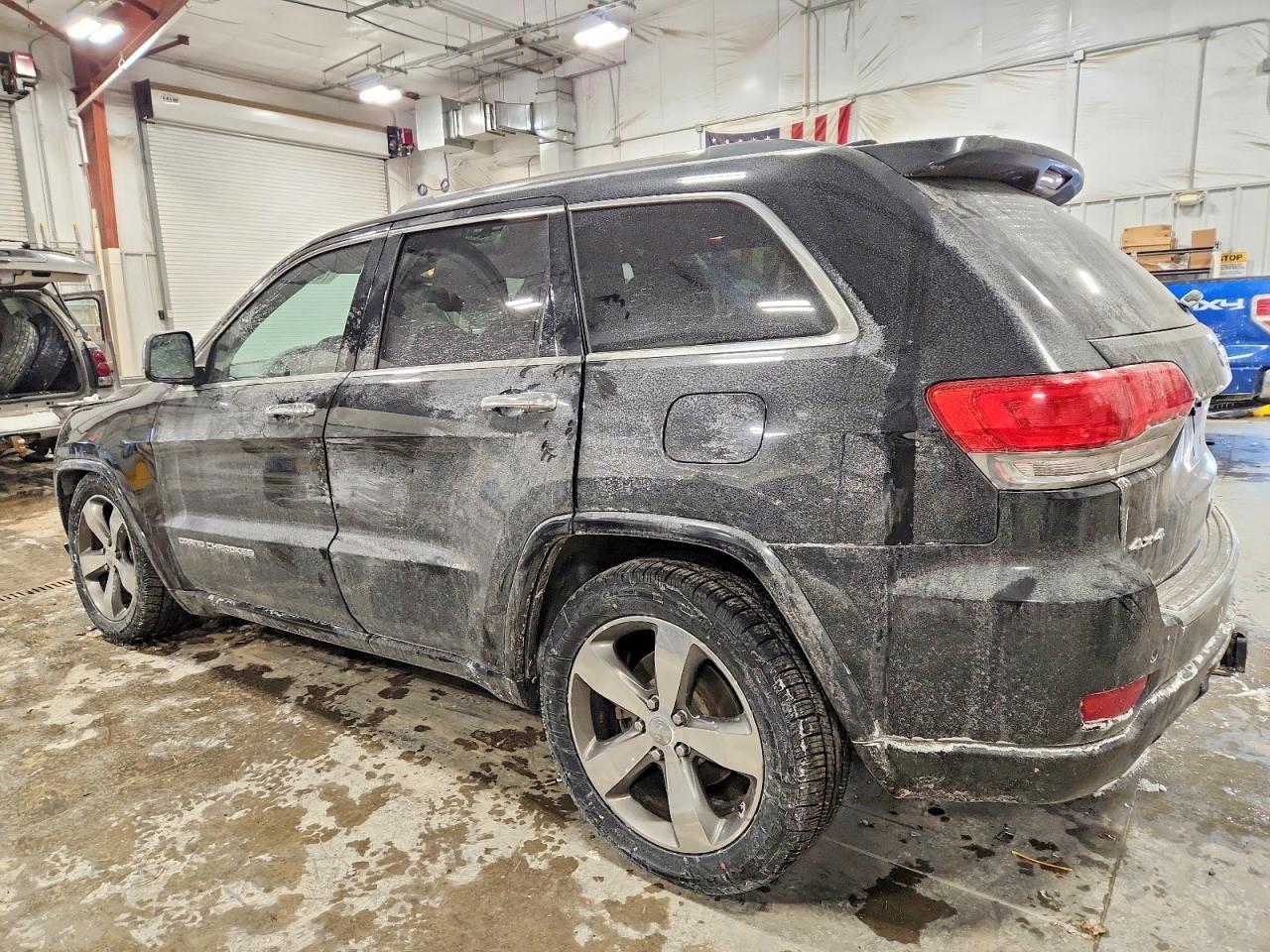 2015 JEEP GRAND CHEROKEE OVERLAND photo 2