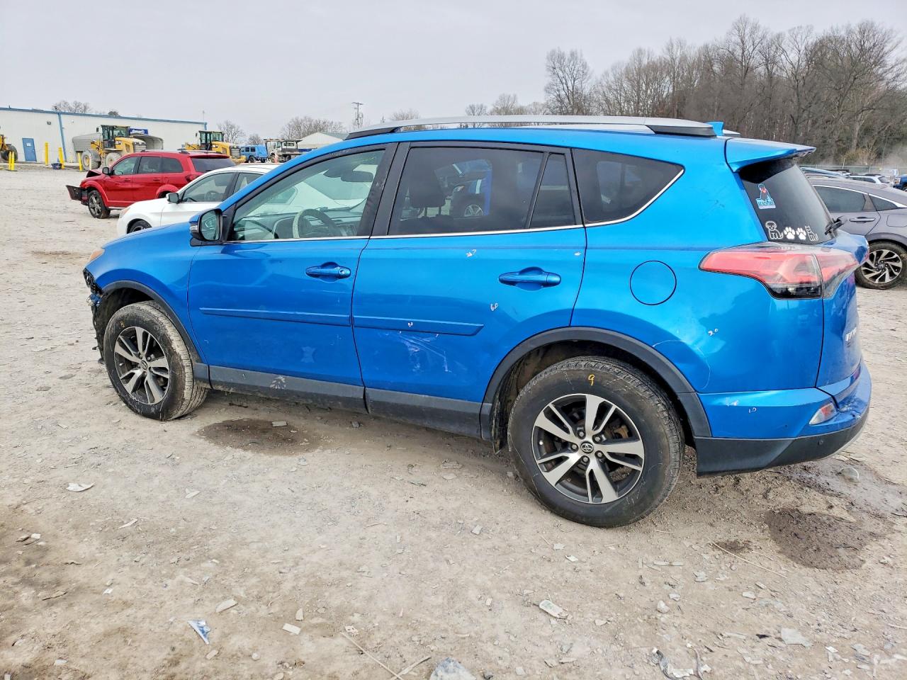 2017 TOYOTA RAV4 XLE photo 3