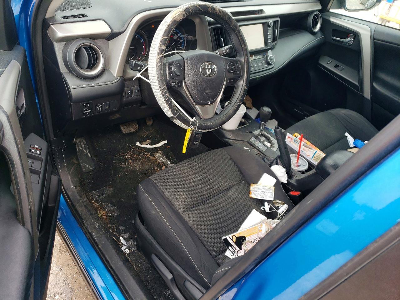 2017 TOYOTA RAV4 XLE photo 15