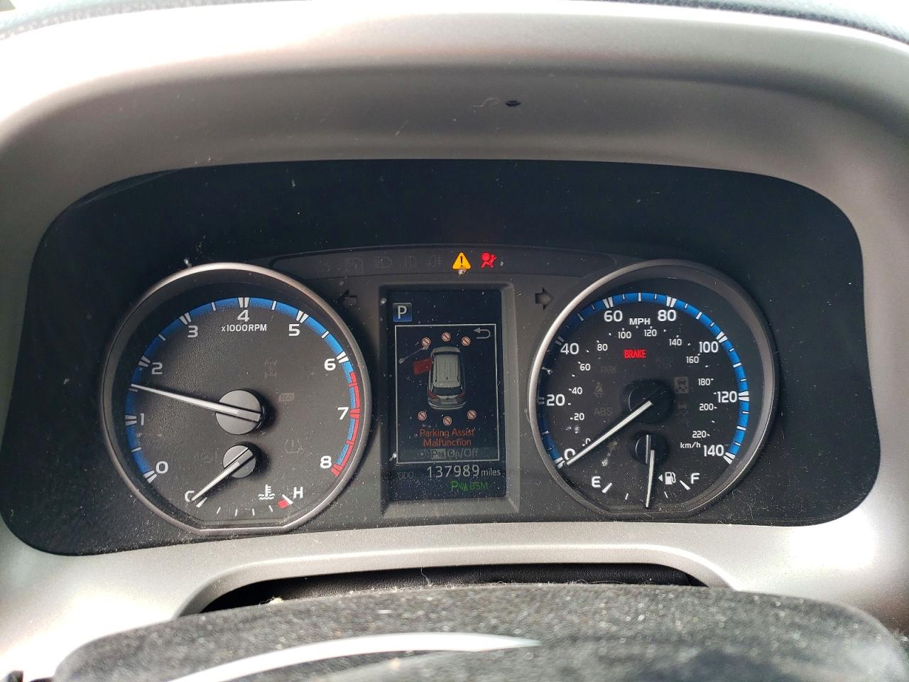 2017 TOYOTA RAV4 XLE photo 17