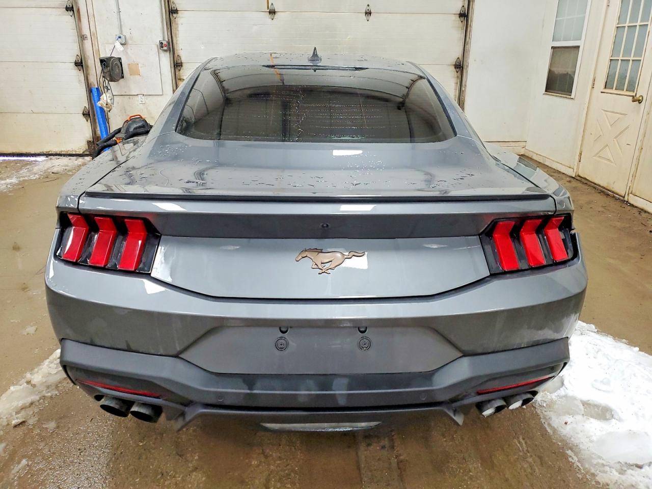 2025 FORD MUSTANG photo 6
