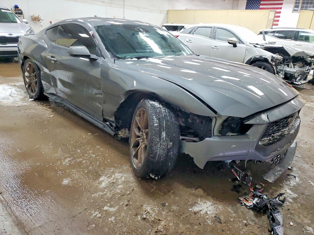 2025 FORD MUSTANG photo 4