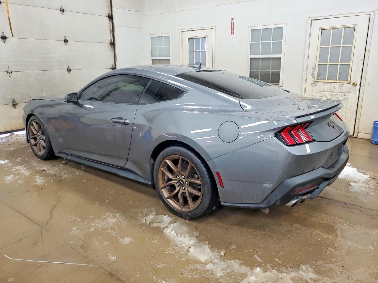 2025 FORD MUSTANG photo 2