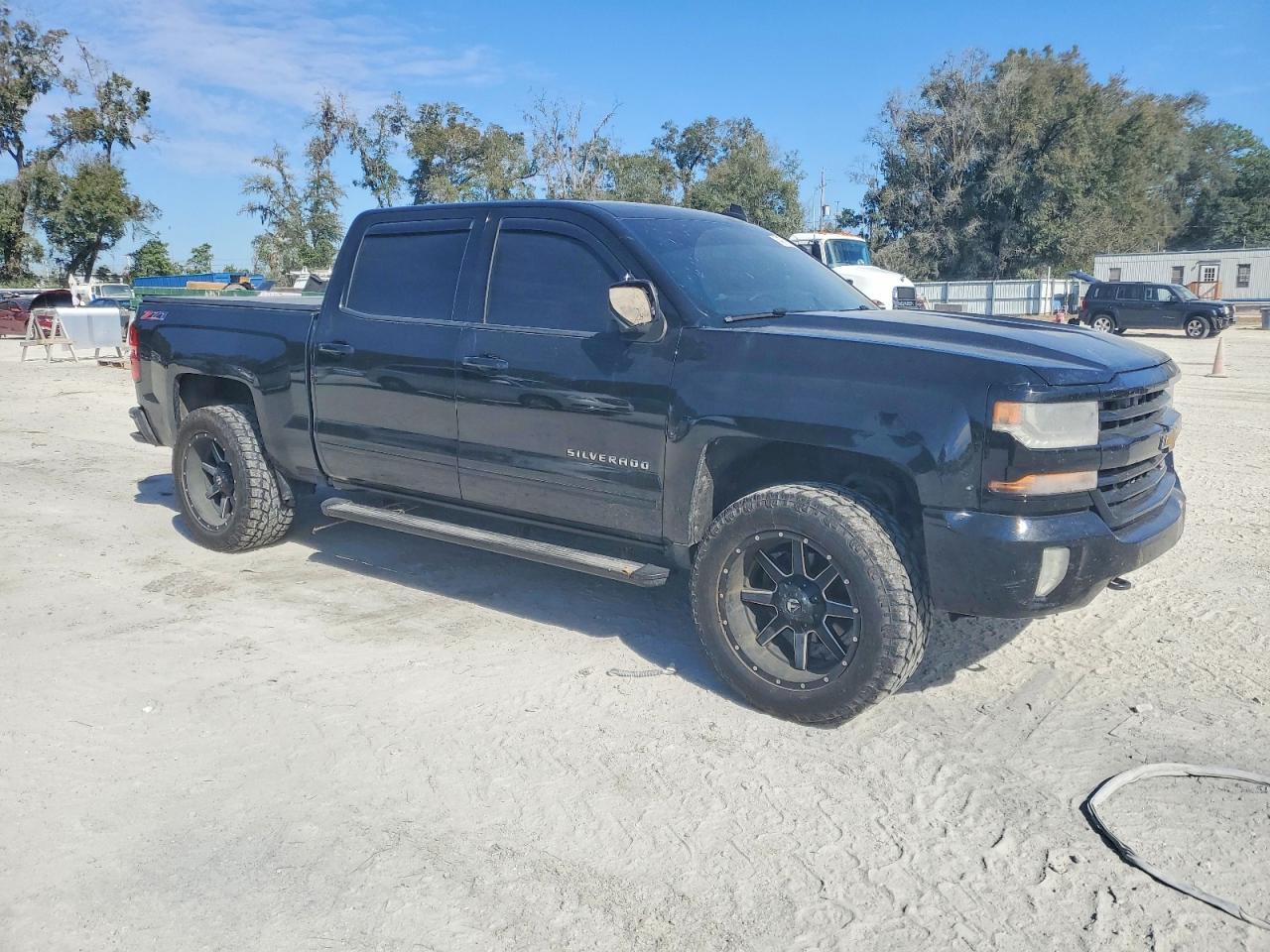 2016 CHEVROLET SILVERADO K1500 LT photo 4