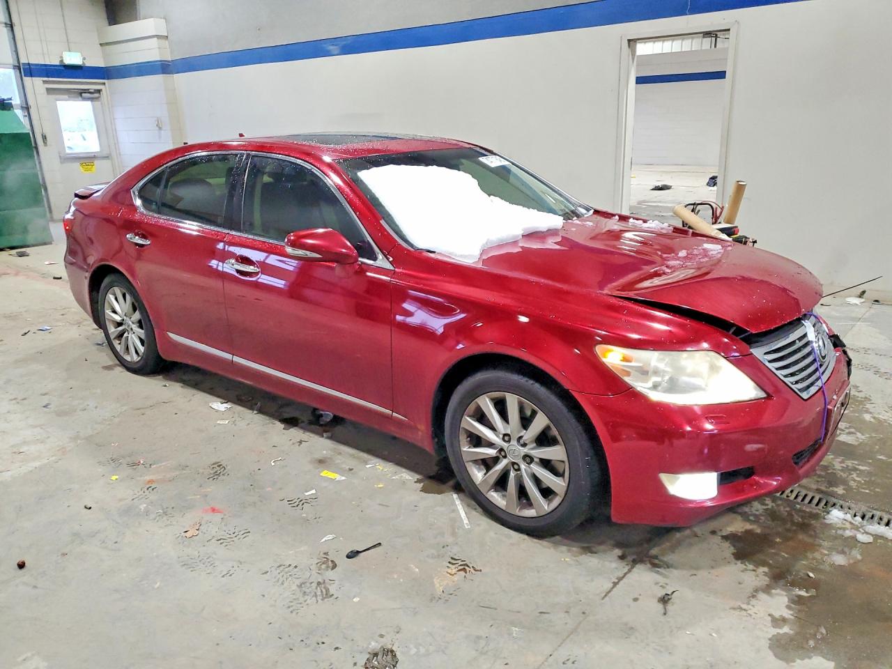 2010 LEXUS LS photo 4