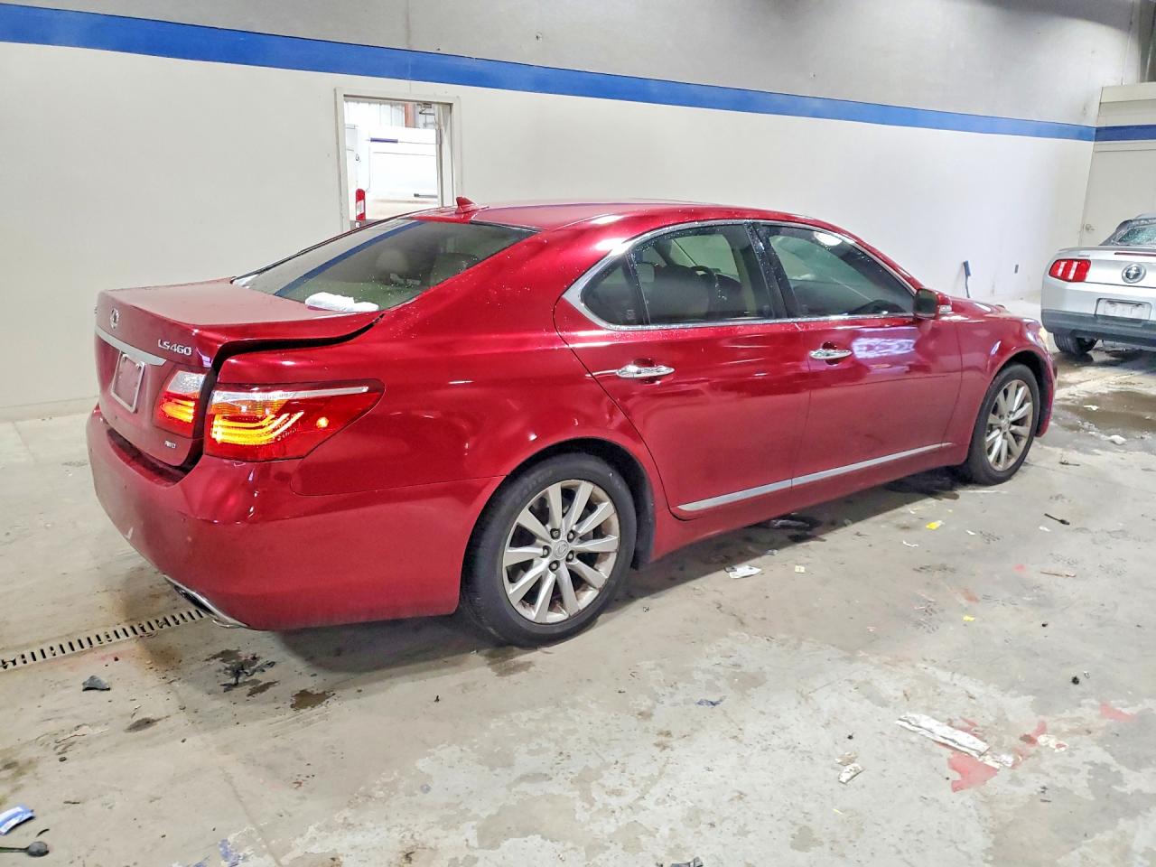 2010 LEXUS LS photo 3