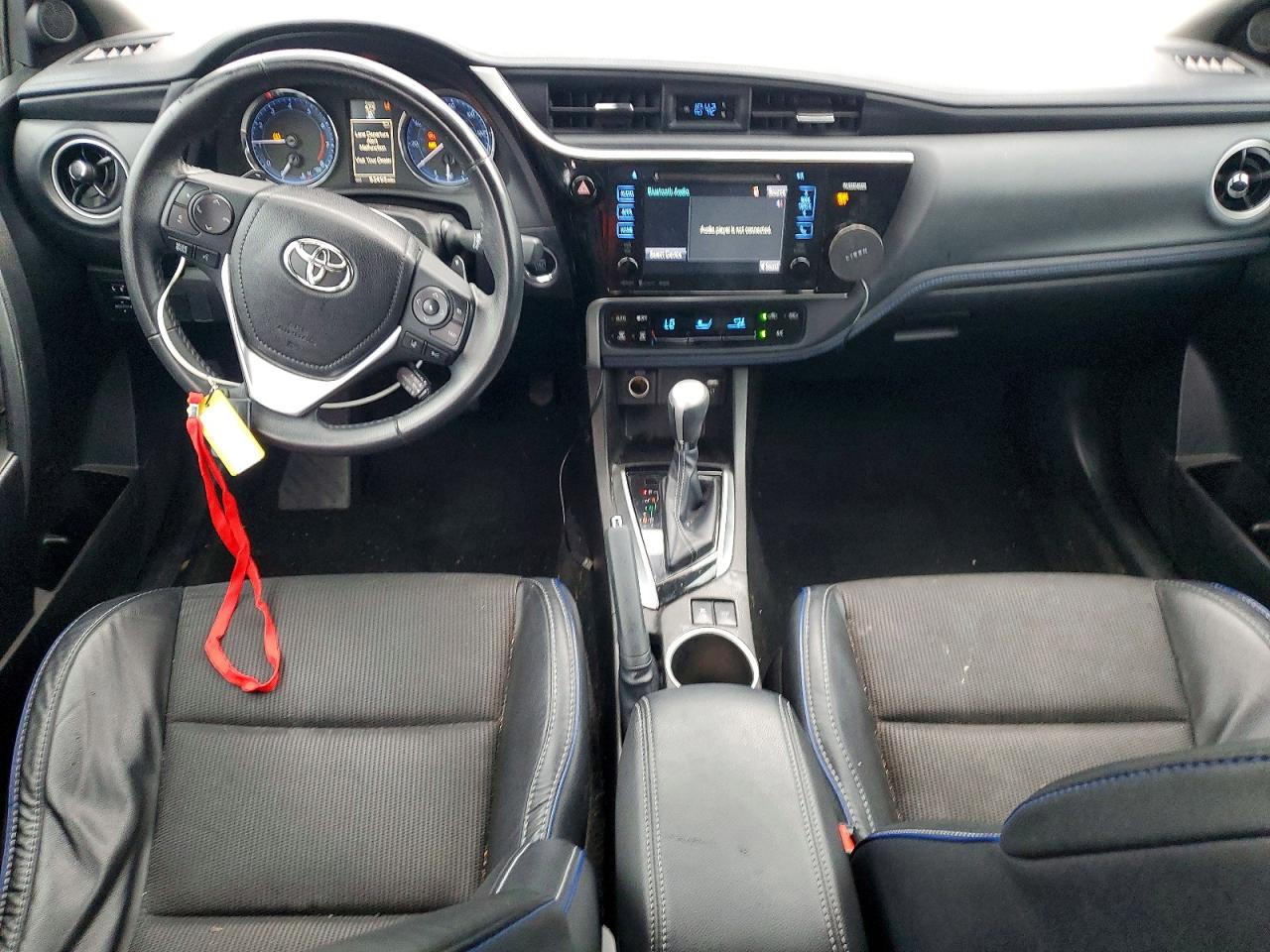 2017 TOYOTA COROLLA SE photo 8
