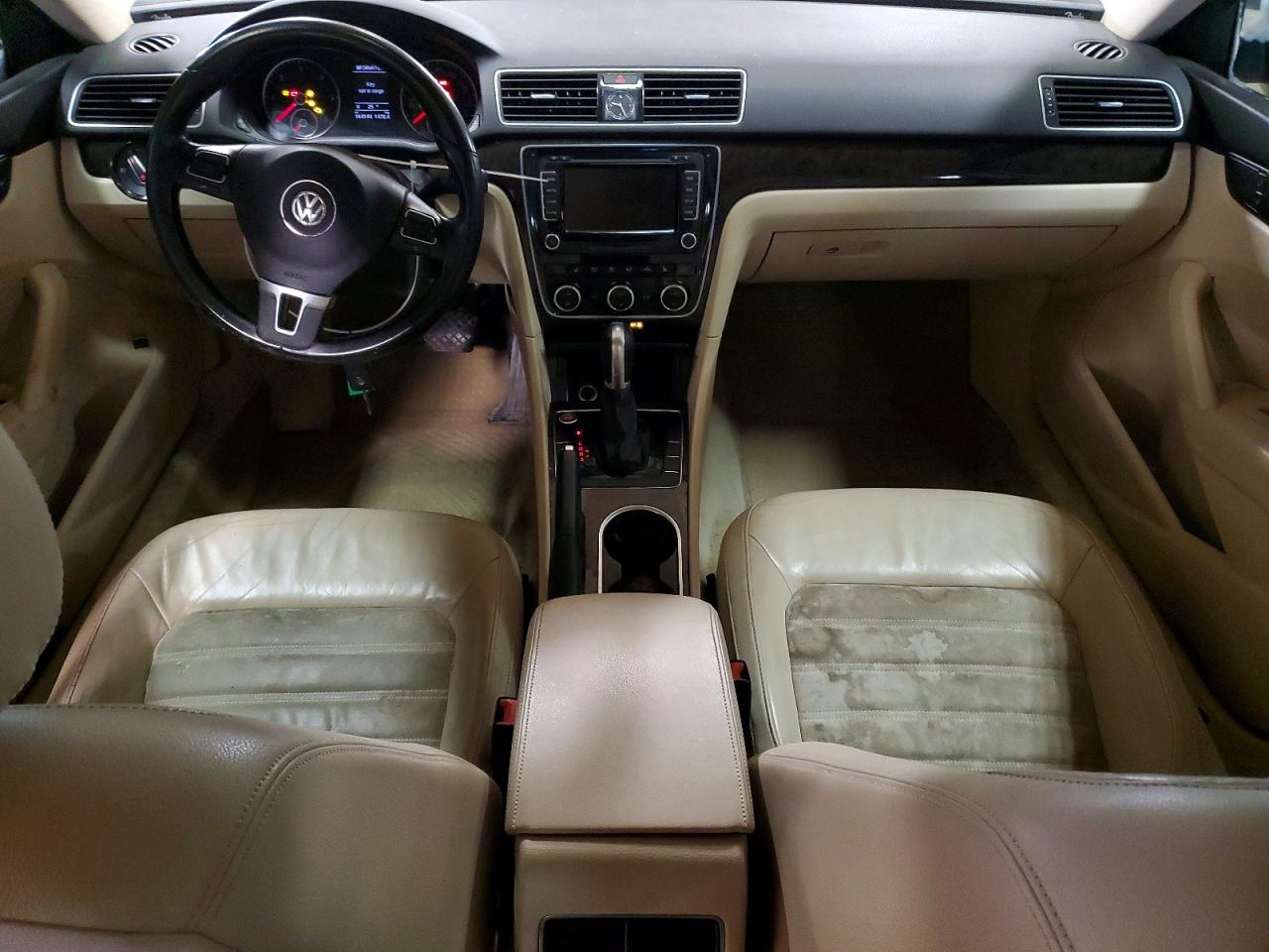 2014 VOLKSWAGEN PASSAT SEL photo 8