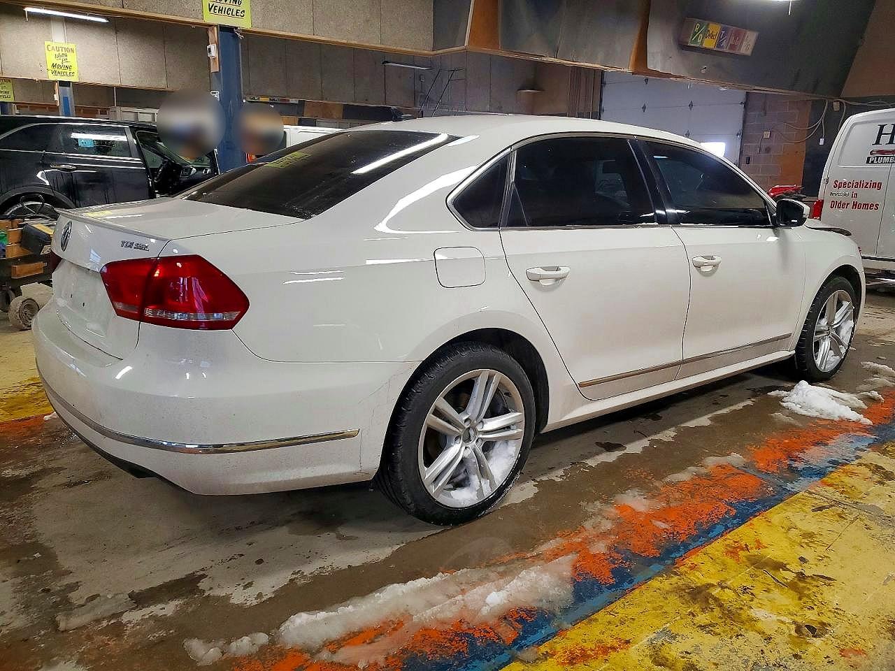 2014 VOLKSWAGEN PASSAT SEL photo 3