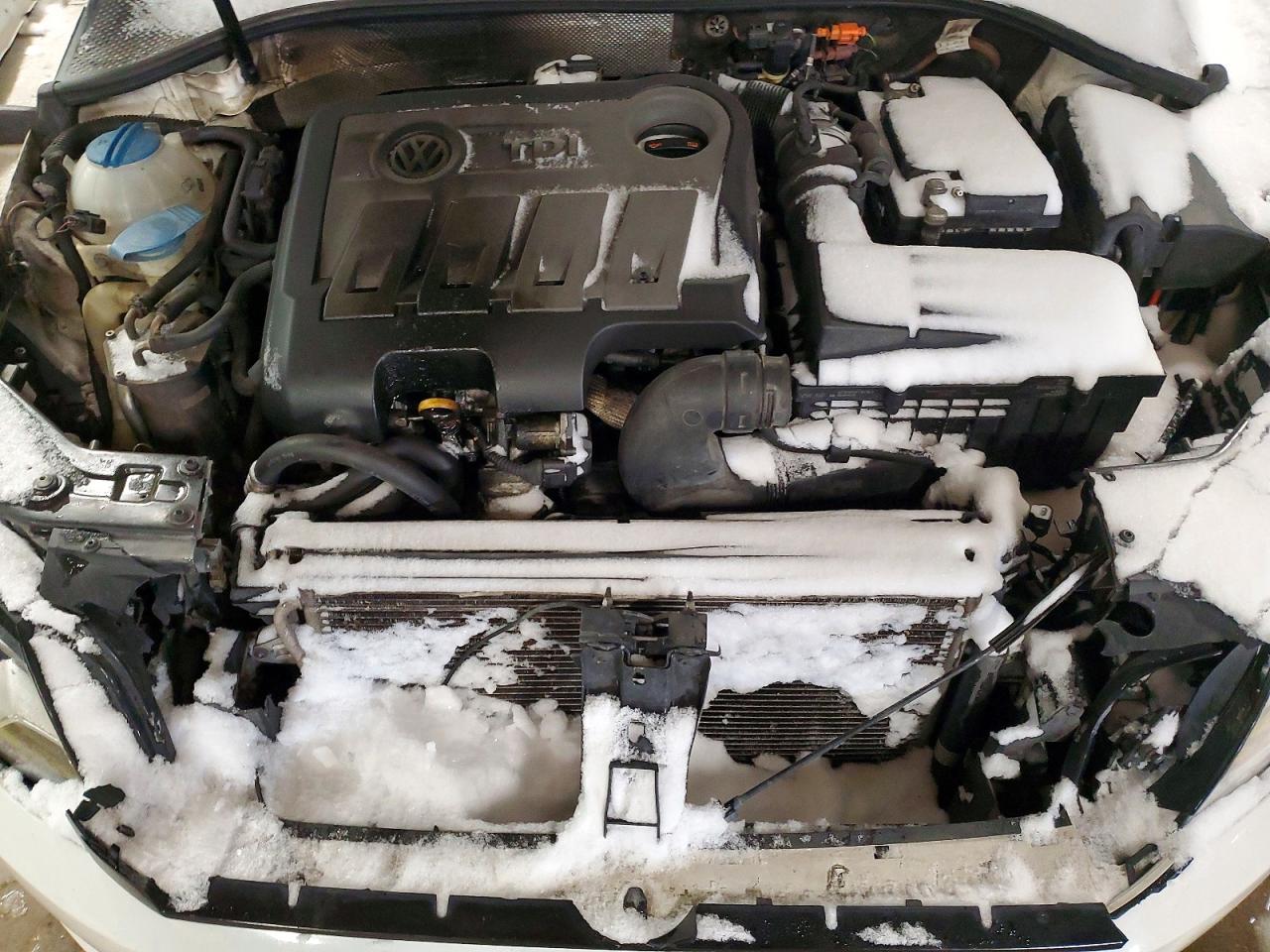 2014 VOLKSWAGEN PASSAT SEL photo 11