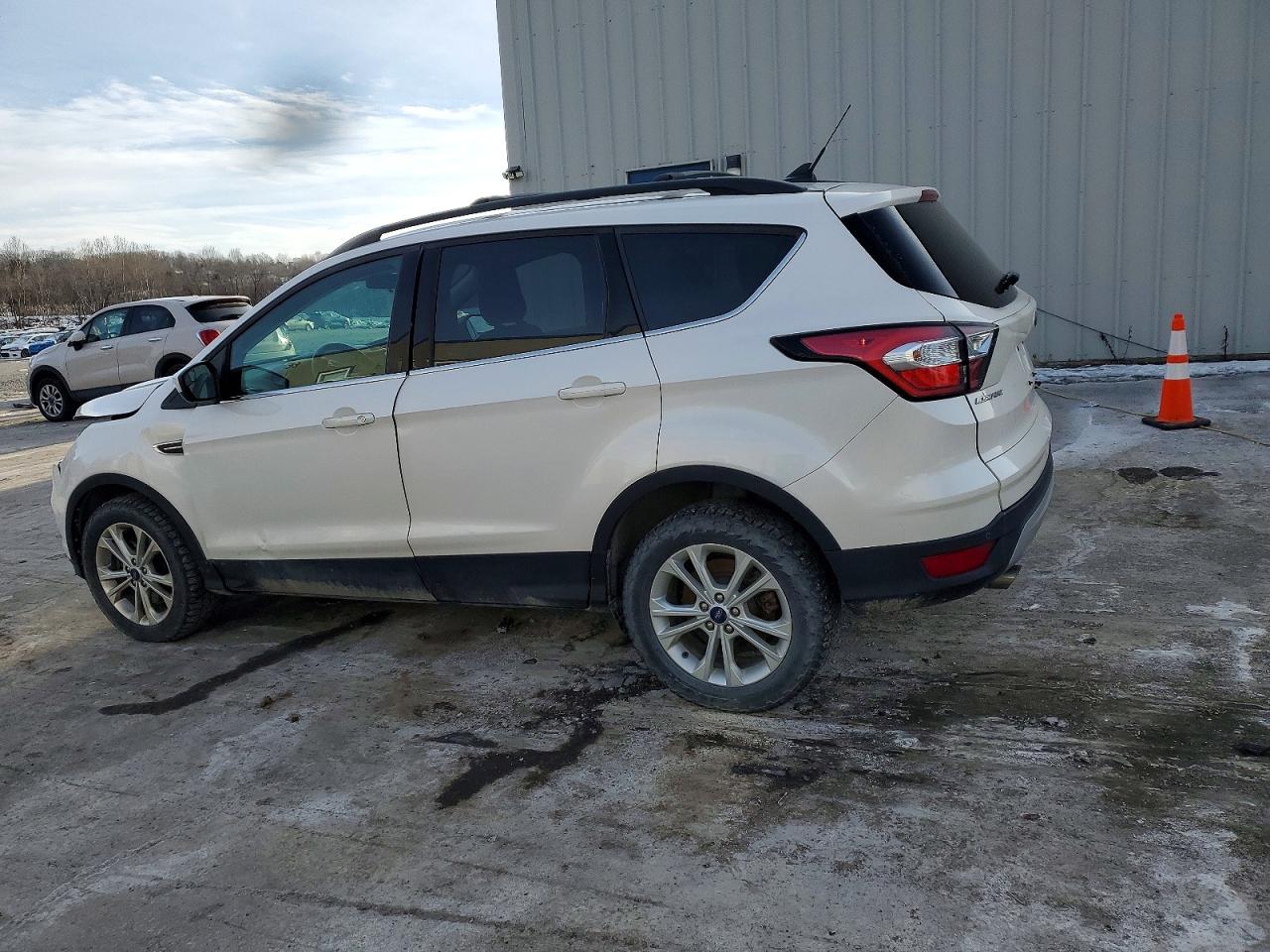 2018 FORD ESCAPE SEL photo 3