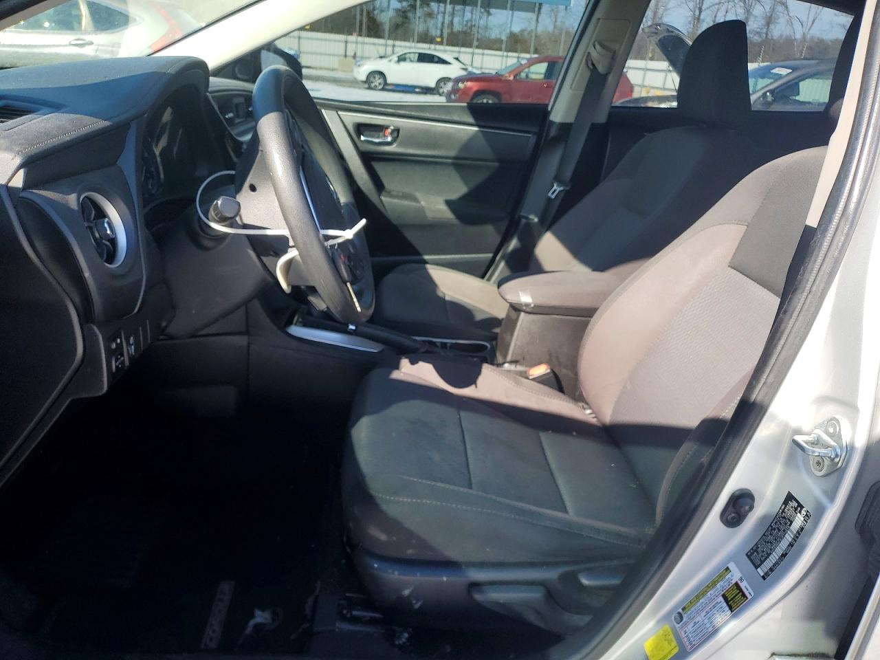 2018 TOYOTA COROLLA photo 25