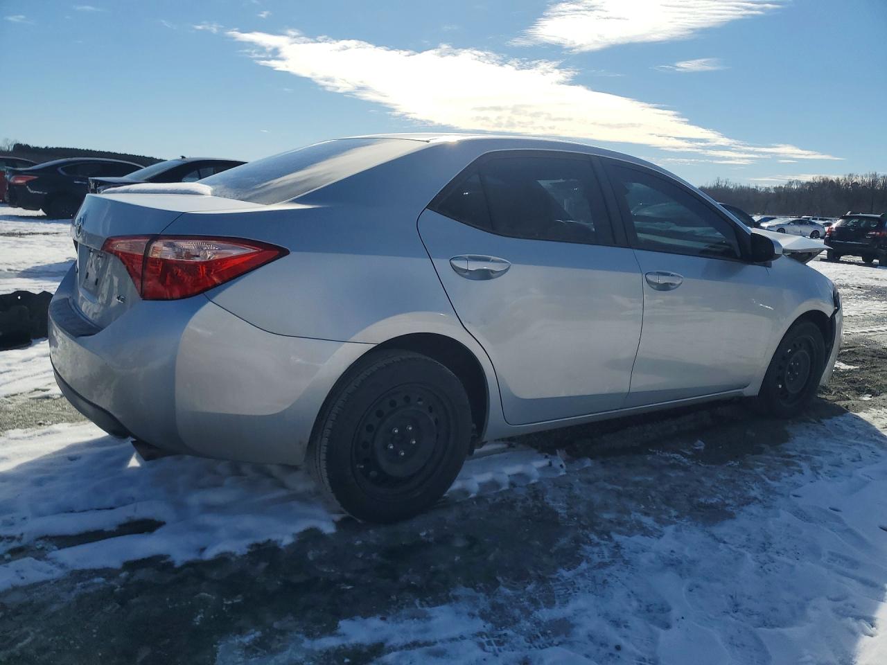 2018 TOYOTA COROLLA photo 9