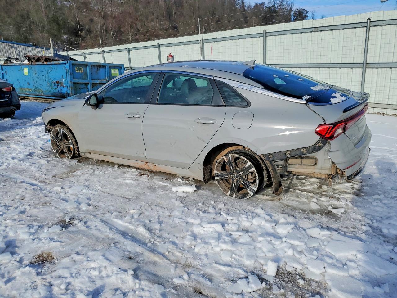 2023 KIA K5 GT LINE photo 3