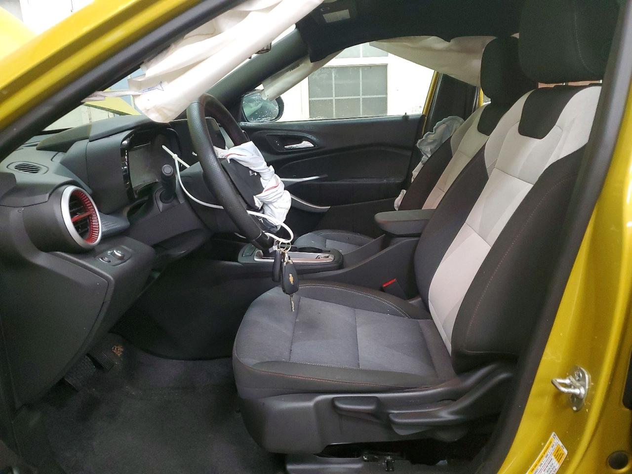 2025 CHEVROLET TRAX 1RS photo 13