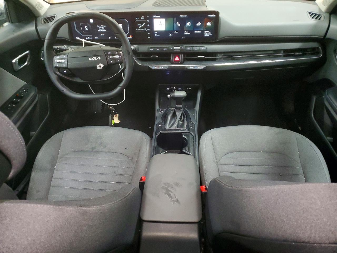 2025 KIA K4 EX photo 8